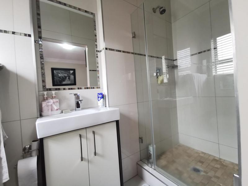 To Let 3 Bedroom Property for Rent in Bloubergrant Western Cape